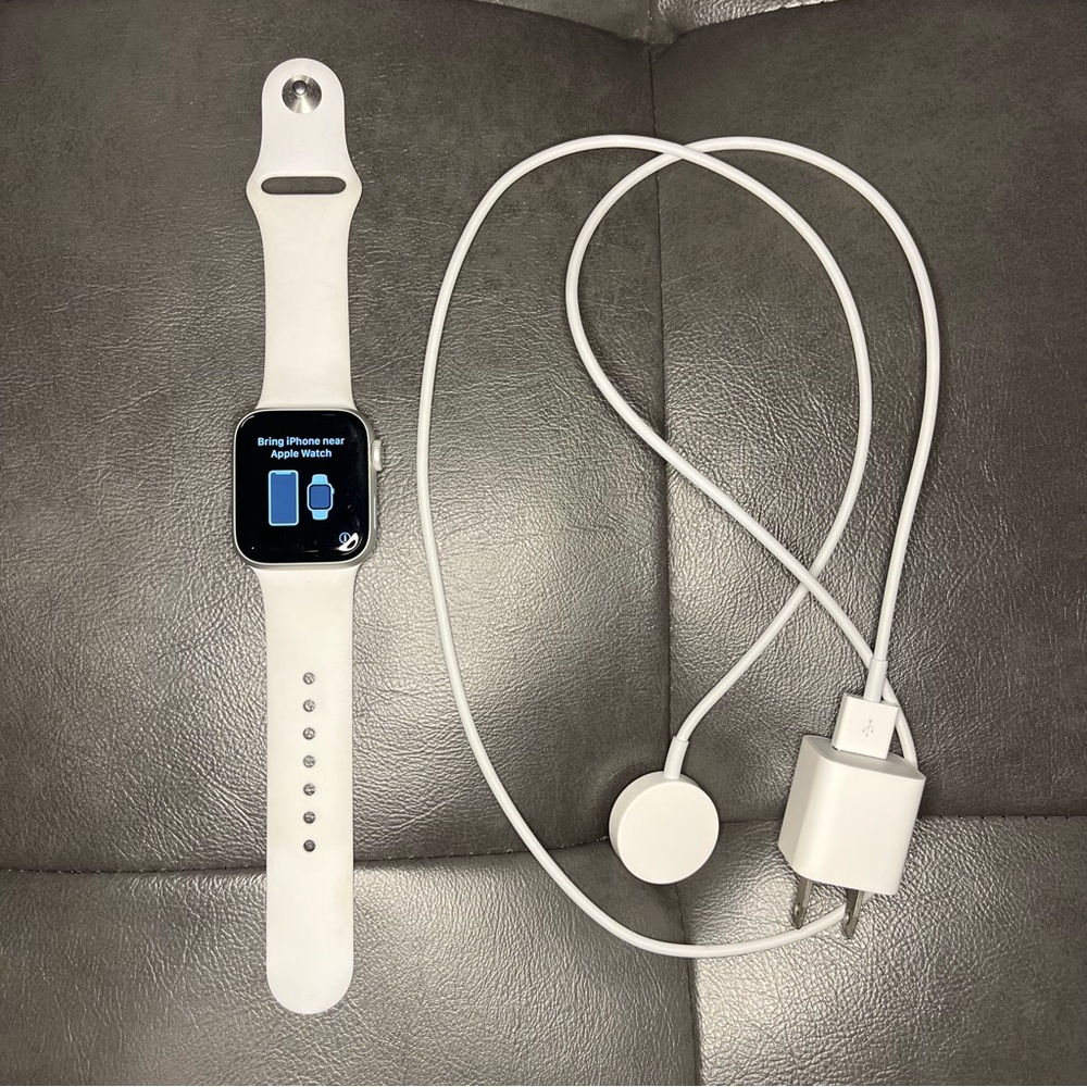 Apple Watch Series 4 - 40mm 12 GB